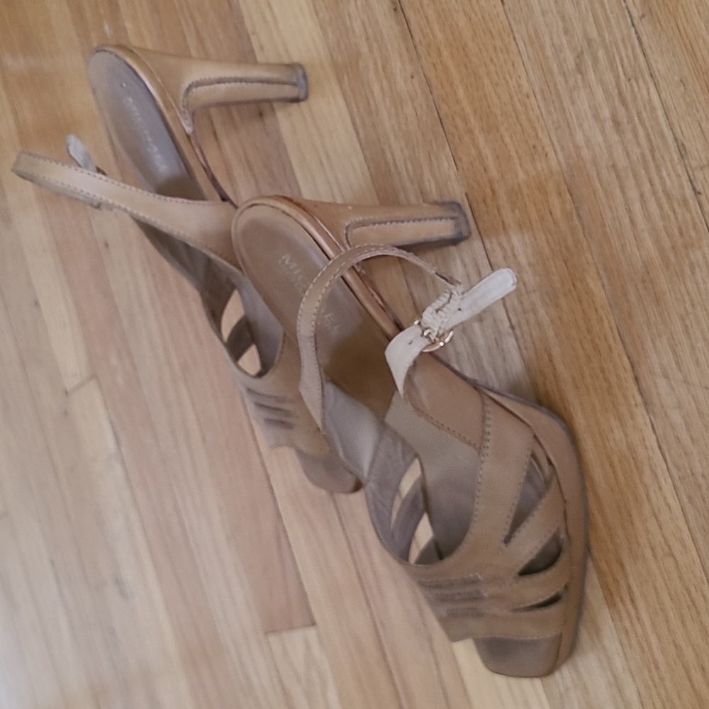 Michael Kors Tan Leather Slingback Heels 10 - Picture 2 of 3